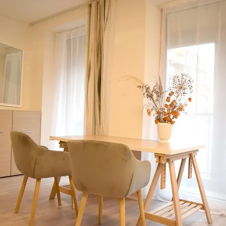 Cozy Located Near To Paupys